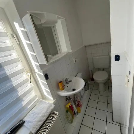 Daire Geraeumige 2-zimmer Monteurunterkunft Mit Garten Und Ueberdachter Terrasse Kiel