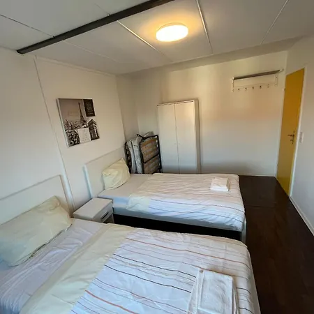 Geraeumige 2-zimmer Monteurunterkunft Mit Garten Und Ueberdachter Terrasse Daire