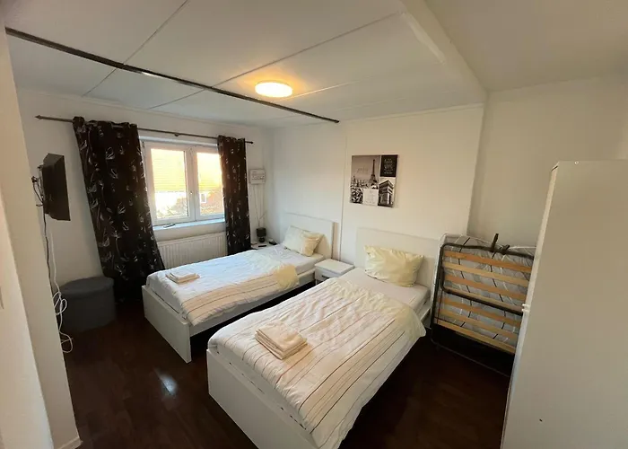 Geraeumige 2-zimmer Monteurunterkunft Mit Garten Und Ueberdachter Terrasse 基尔