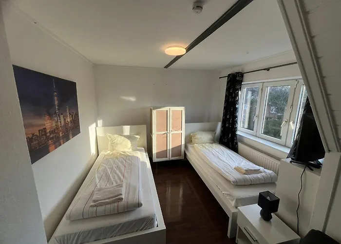 Geraeumige 2-zimmer Monteurunterkunft Mit Garten Und Ueberdachter Terrasse * 基尔